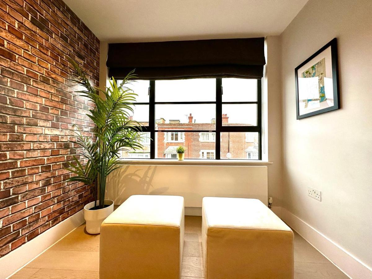 Beautiful New 2 Bedroom Apartment - Next To The Beach - Great Location - Free Parking - Fast Wifi - Smart Tv - Sleeps Up To 4! Close To Purbeck, Corfe Castle, Sandbanks, Poole & Bournemouth Swanage Exterior photo