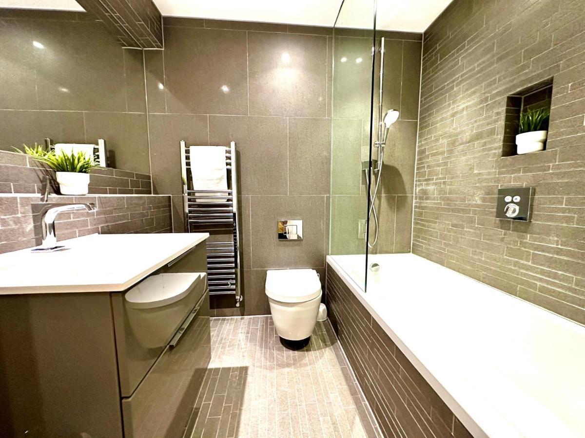 Beautiful New 2 Bedroom Apartment - Next To The Beach - Great Location - Free Parking - Fast Wifi - Smart Tv - Sleeps Up To 4! Close To Purbeck, Corfe Castle, Sandbanks, Poole & Bournemouth Swanage Exterior photo