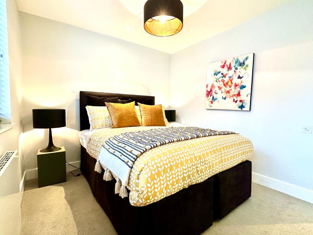 Beautiful New 2 Bedroom Apartment - Next To The Beach - Great Location - Free Parking - Fast Wifi - Smart Tv - Sleeps Up To 4! Close To Purbeck, Corfe Castle, Sandbanks, Poole & Bournemouth Swanage Exterior photo